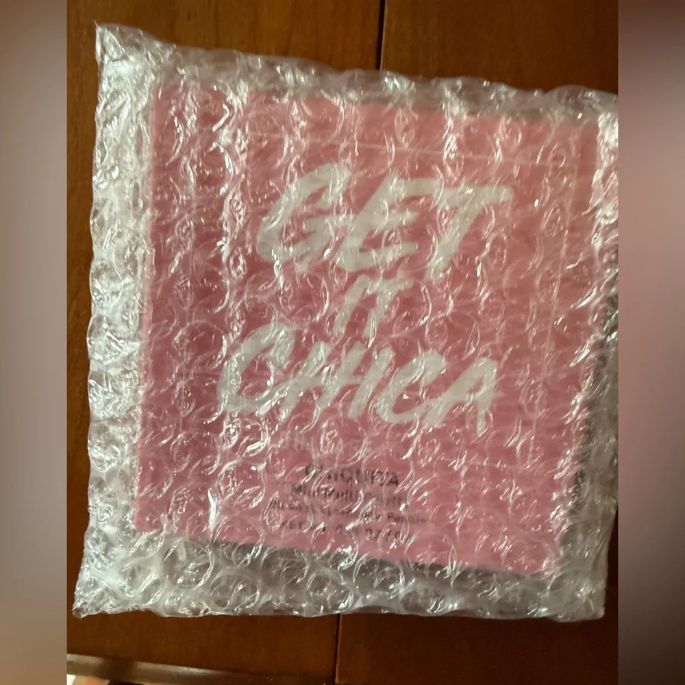 ❤️ 3/$25 CHICA BEAUTY Multi Eyeshadow & Blush Palette in Chiquita